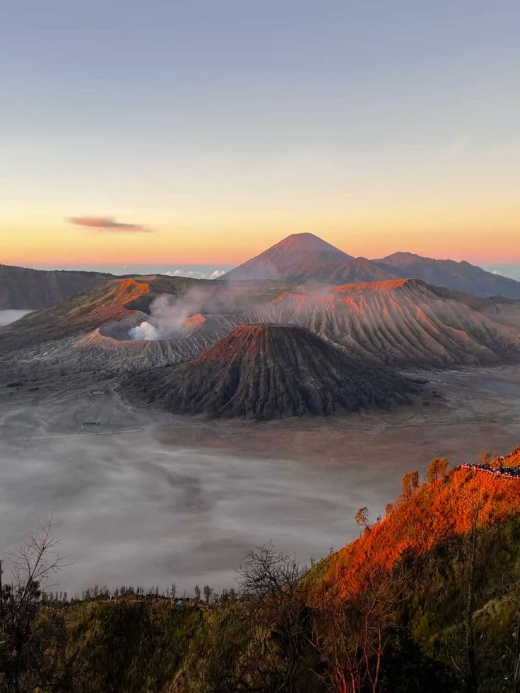 Lever du soleil sur le volcan Bromo